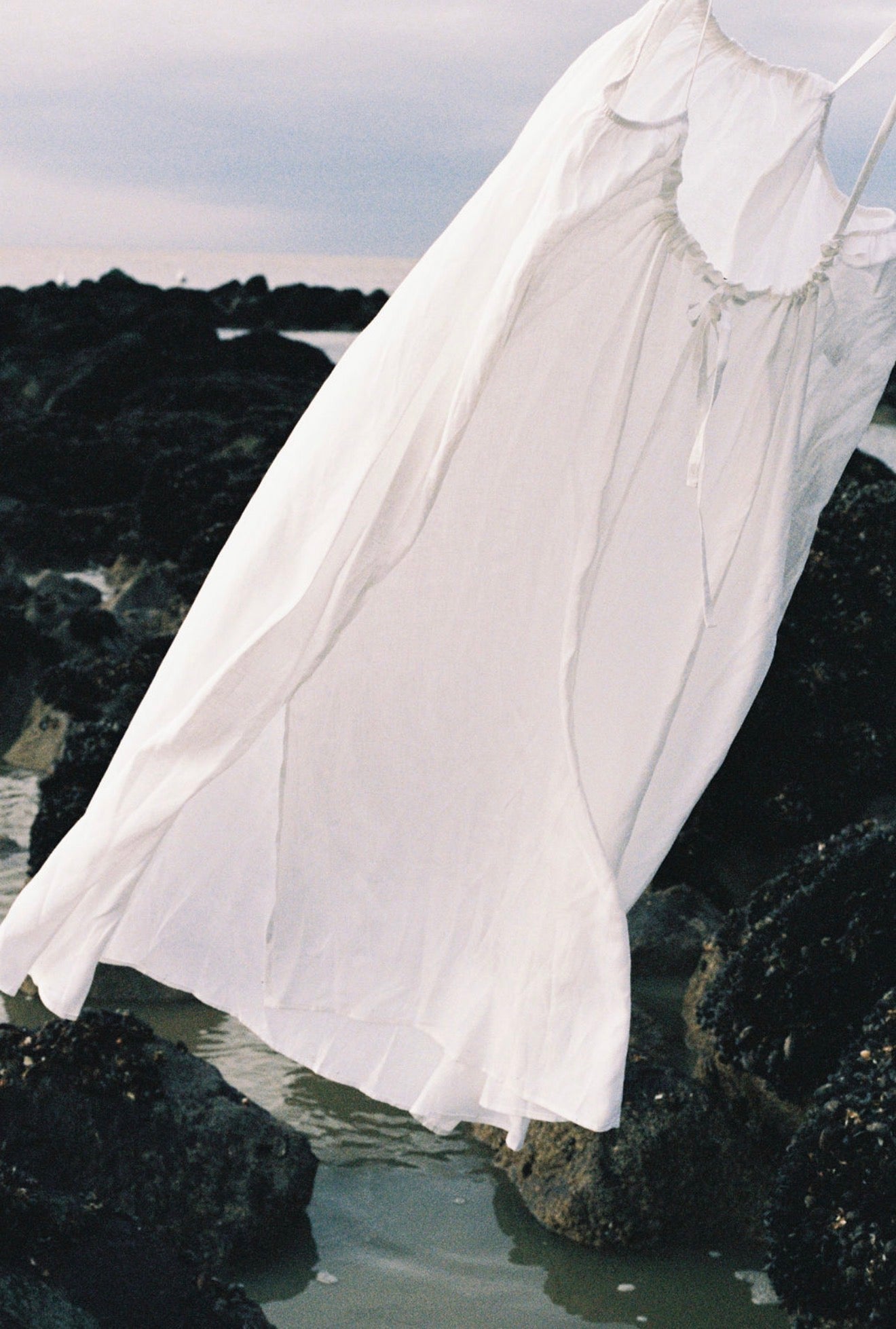 Robe dos nu à coulisse
