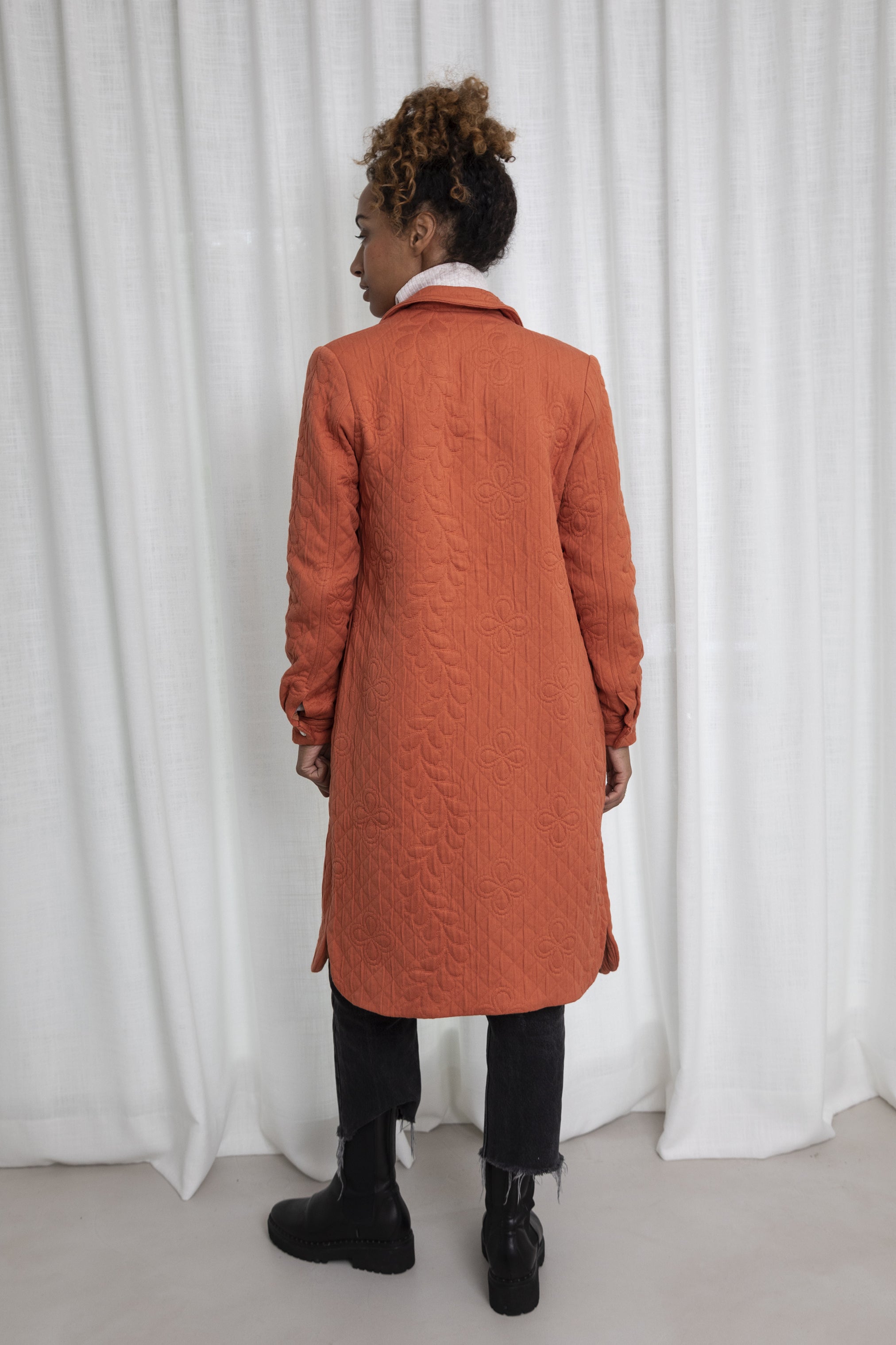 Veste longue matelassée fleurie
