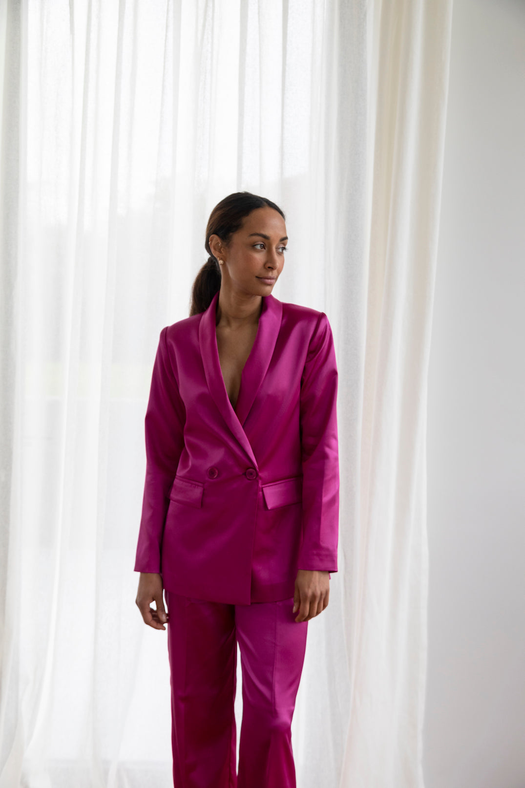 Blazer tailleur intemporel satiné