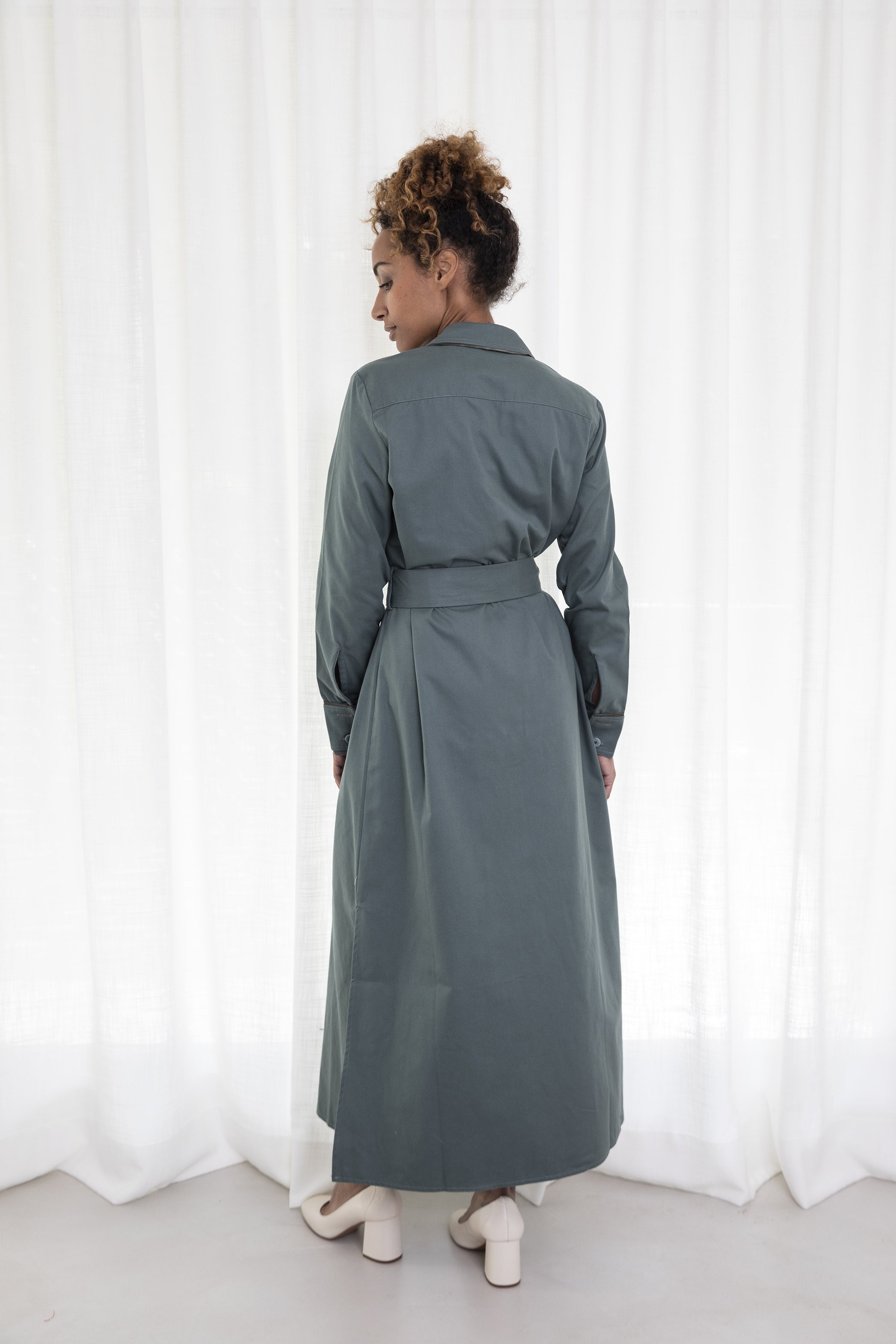 Robe longue ceinturée - Verte