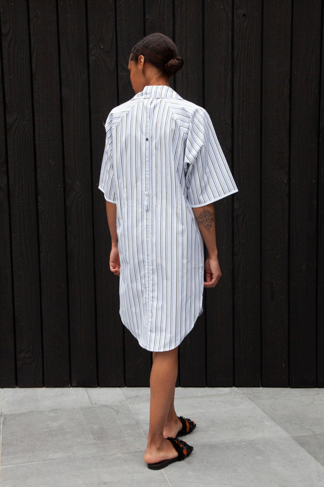 La robe chemise signature lignée - Version courte
