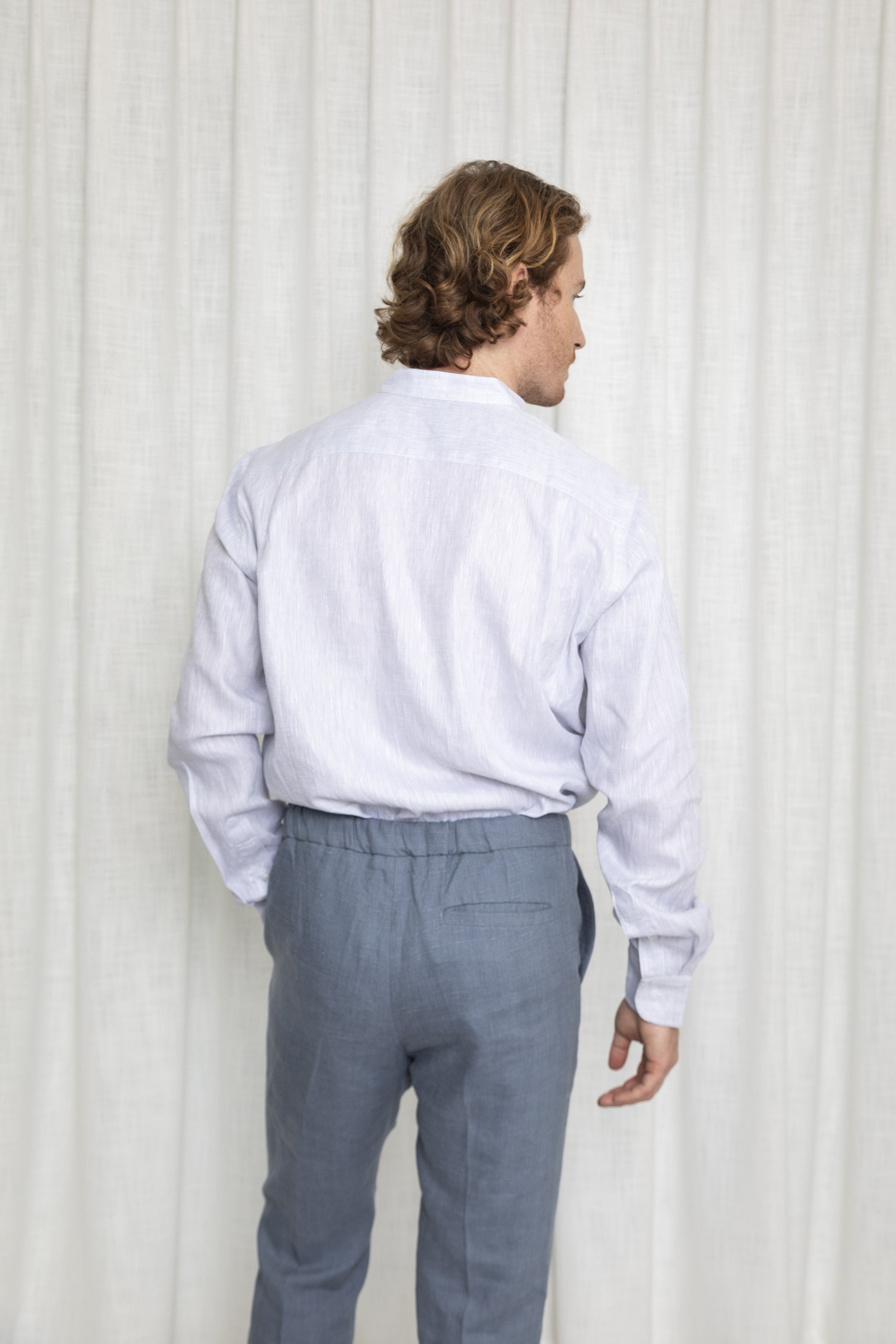 Chemise col mao en lin grise clair